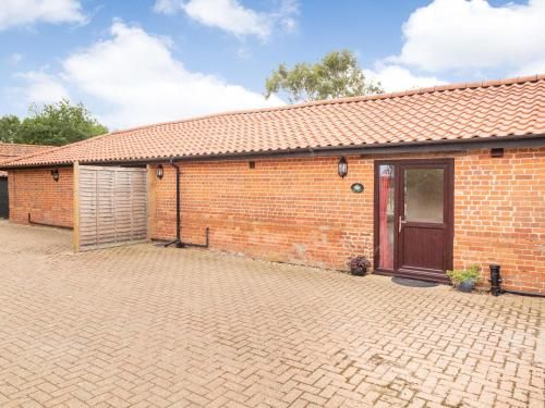The Hen House, Diss