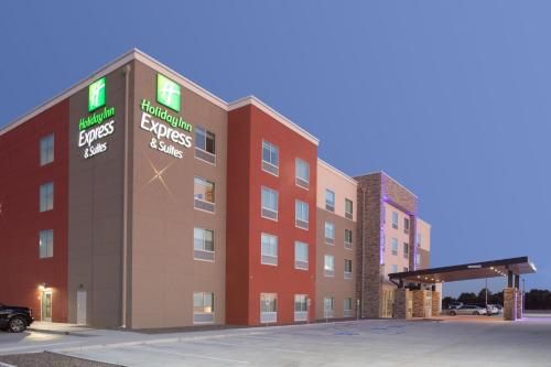 Holiday Inn Express & Suites - Goodland I-70, an IHG Hotel