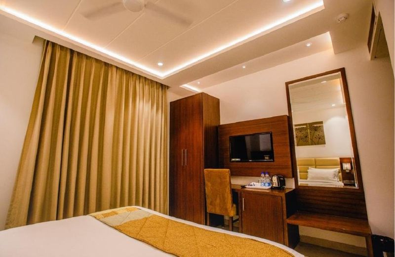 Hotel Ten Square