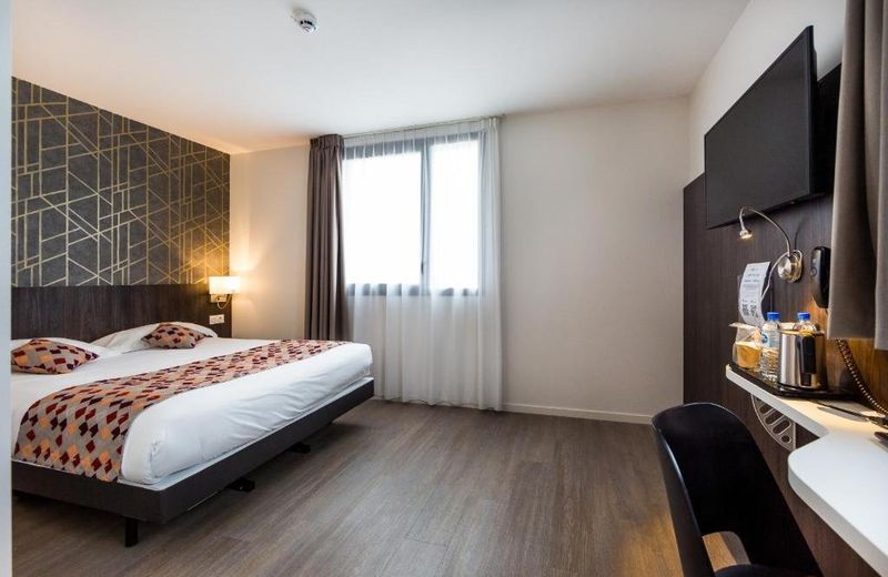 Brit Hotel Ploermel - Hotel de l'Hippodrome