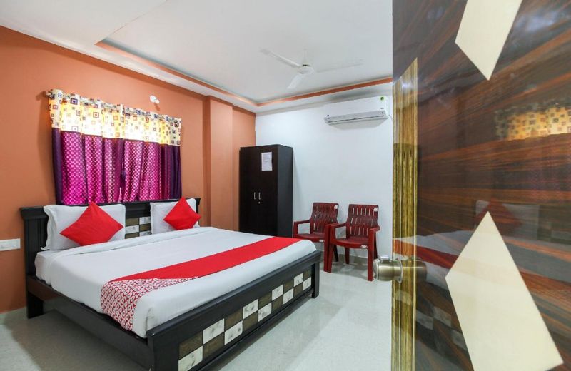 OYO 71916 New Cyber Grand Madhapur