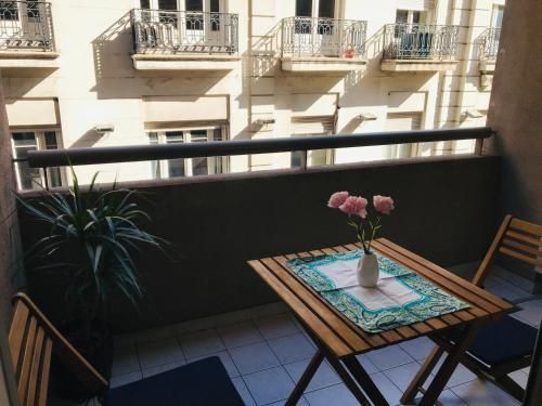 Apartamento Céntrico y Moderno con Balcon, Piscina, Gimnasio y Laundry