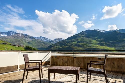 Outdoor Pictures 24