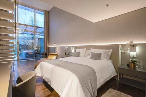 Suryaa Hotel Pinhais, Curio Collection by Hilton