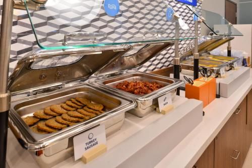 Holiday Inn Express & Suites - Toronto Airport South, an IHG Hotel