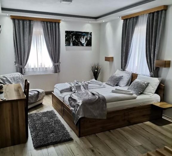 Rustic Inn River