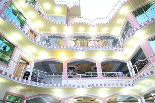 Canari Hotel kashmir view