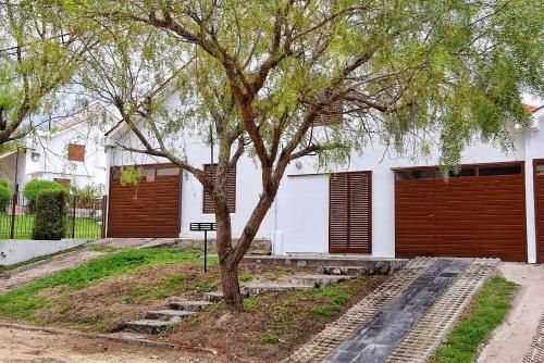 CASA FRENTE AL RIO Playas de Oro