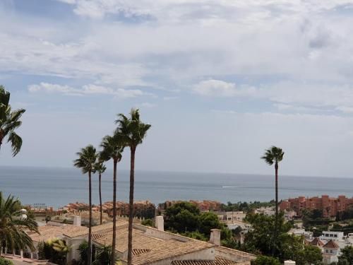 Modern Duquesa 2 Bed Outstanding view of sea golf