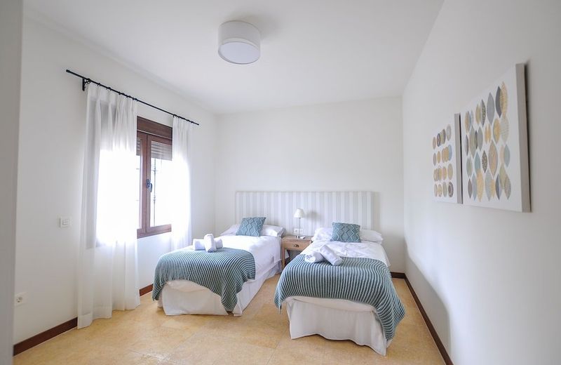 RENTHAS El Capricho Casa Rural Caminito del Rey