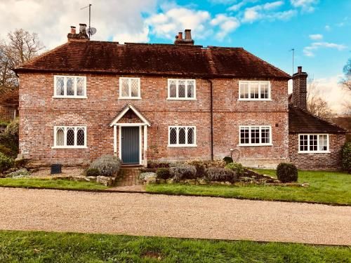 The Dorset Arms Cottage & Pub Rooms