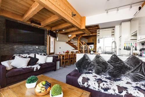 Luxury Avoriaz Chalet with hot tub