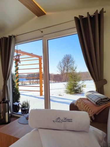 Masuria Resort Village, ogrzewane domki z widokiem na jezioro, sauna i jacuzzi