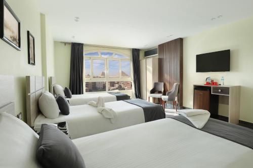 Brothers Pyramids View Hotel