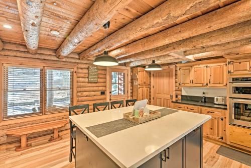 Custom-Built Cabin with Spacious Deck 5 Mi to Hiking