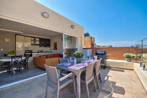 Valletta Harbor Views Penthouse