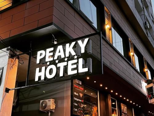 Peaky Hotel