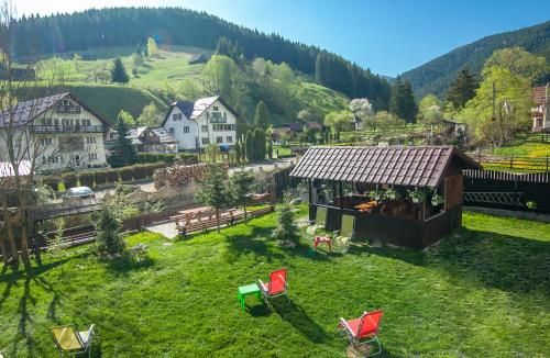 Outdoor Pictures 22