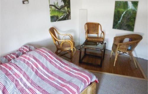 Beautiful apartment in Linz am Rhein with 4 Bedrooms and WiFi