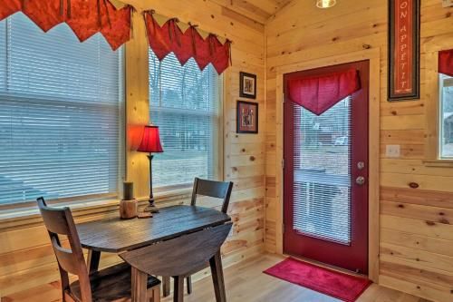 Cozy Heber Springs Cabin with Deck and Dock!