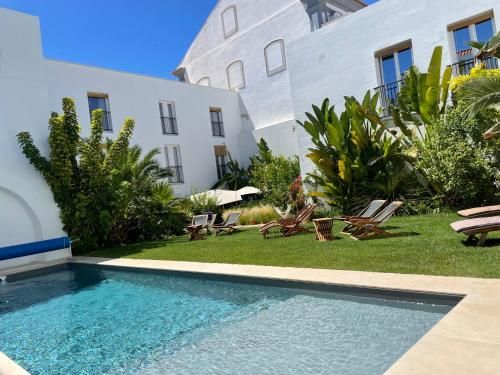 Haus (600 m²), 8 Schlafzimmer und 16 eigene Badezimmer in Faro