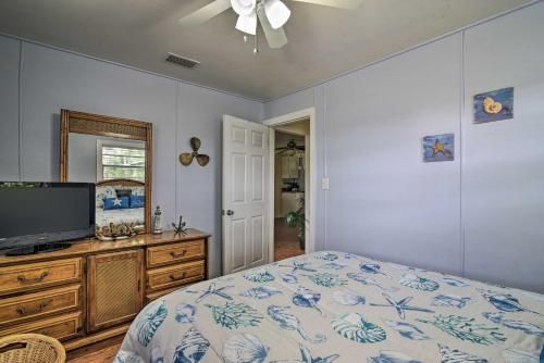 Serene Home with Ramp, Walk to Wildlife Refuge!