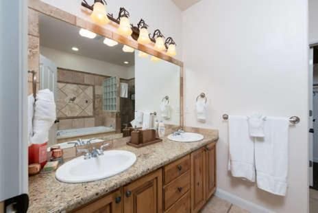 Remodeled Mountain Condo - Huntsville Vacation Rental LS 31
