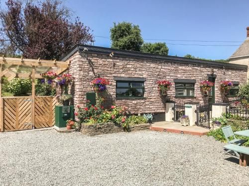 Ffynnonlwyd Cottage
