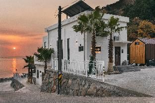 Lim Seaside Poolvilla Pension