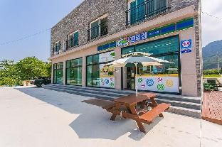 Buan (Byeonsanbando) Surak Pension