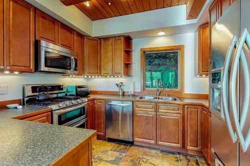 Woodland Hideaway in the Hills