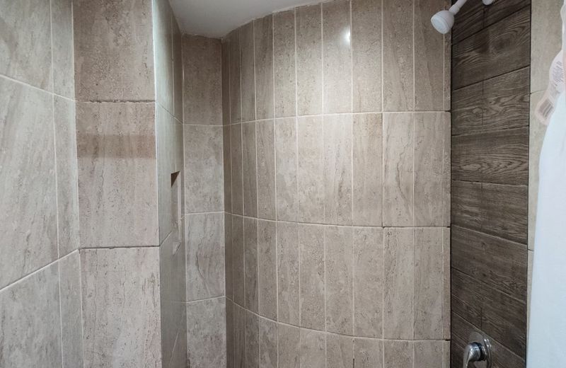 Hotel Ashly Loma Larga