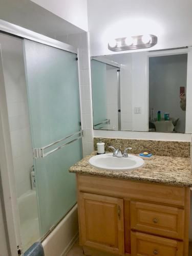 3 Bedrooms Guest House, Pacific Beach, Sea World, Downtown,& 3 bus lines-3