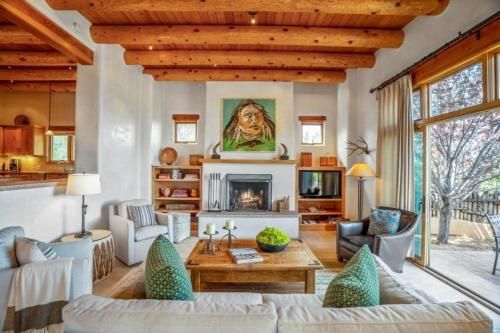 Bishop`s Lodge Villa 38M