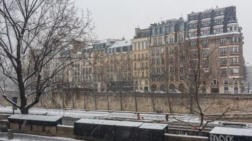 Le Notre Dame - Luxury Apartment with Seine View