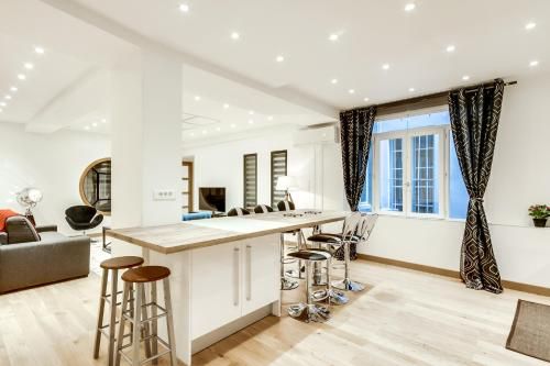 Just Renovated 138m2 On The Seine
