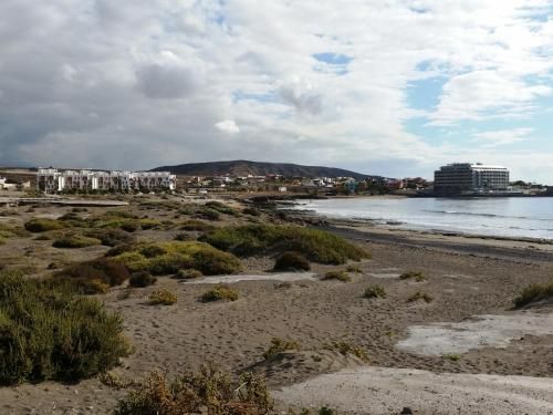 Alquilaencanarias-Medano, Cabezo beach & pool
