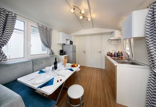 Albatross Mobile Homes on Camping Mare e Pineta