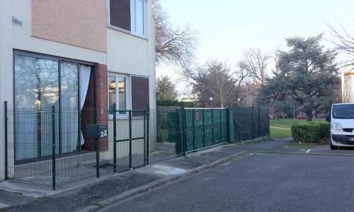 Chambre 1 PERSONNE et STUDIO 1 personne Avec Entrée Libre et Salle de Bain Privée
