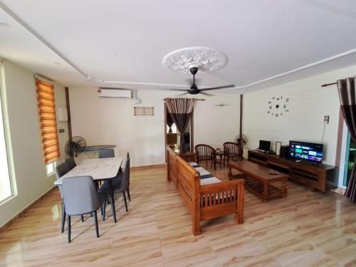 Rayyan Ashraf homestay