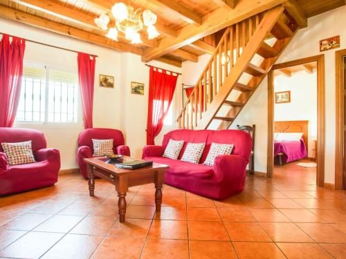 Classy Holiday Home in Guaro with Private Swimming Pool