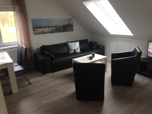 Haus Willi - kleine & schnuckelige Ferienwohnung in Ortenberg mit WLAN Balkon Parkplatz - neu & sauber & gemütlich