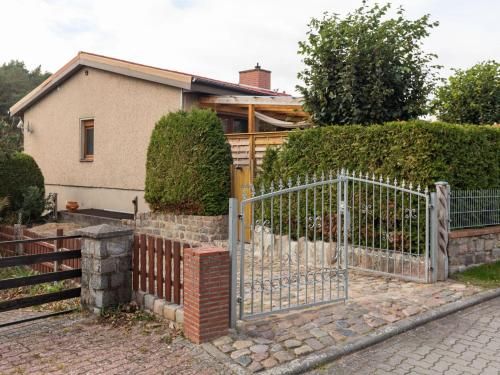Cozy Apartment near the Sea in Warin
