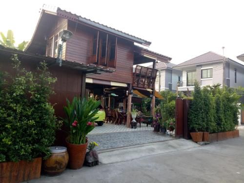 Ruen Thip Homestay