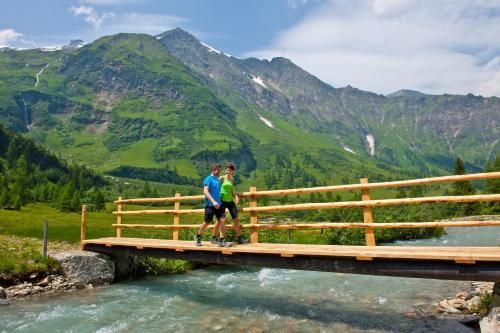 Outdoor Pictures 24