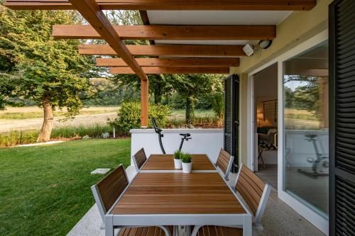 Outdoor Pictures 24