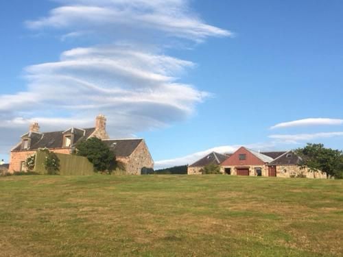 Dolphin View Hillockhead