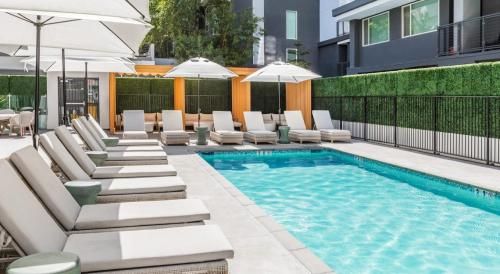Wilshire West Suites
