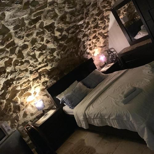 Jerusalem Old City room