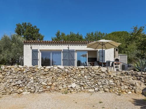 Detached house with private pool 4 km from the medieval town of Brignoles